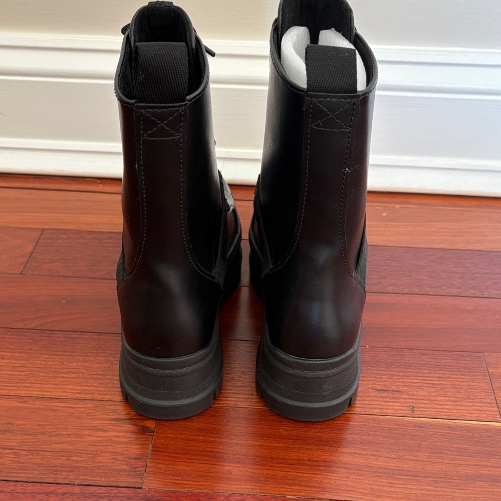 UGG® • Sheena Combat Boots • Brand New - Picture 4 of 6